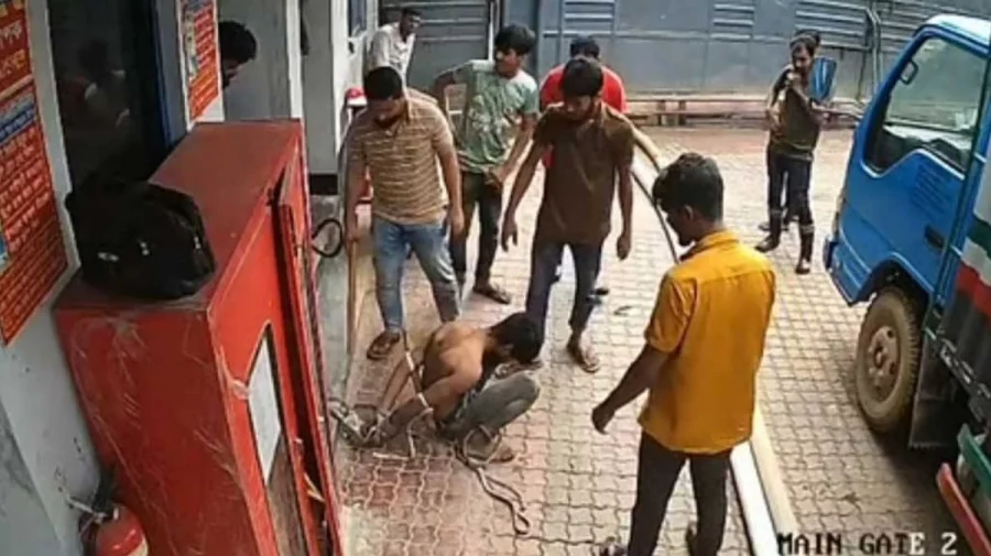 গাজীপুরে চুরির অপবাদে শ্রমিককে পিটিয়ে হত্যা, কারখানায় ছুটি 