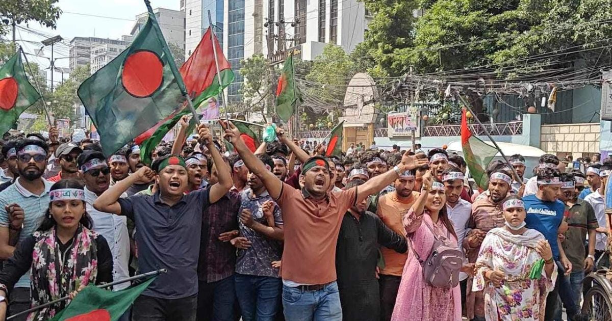 সমাবেশে যোগ দিতে শাহবাগমুখী ছাত্রদল নেতাকর্মীরা